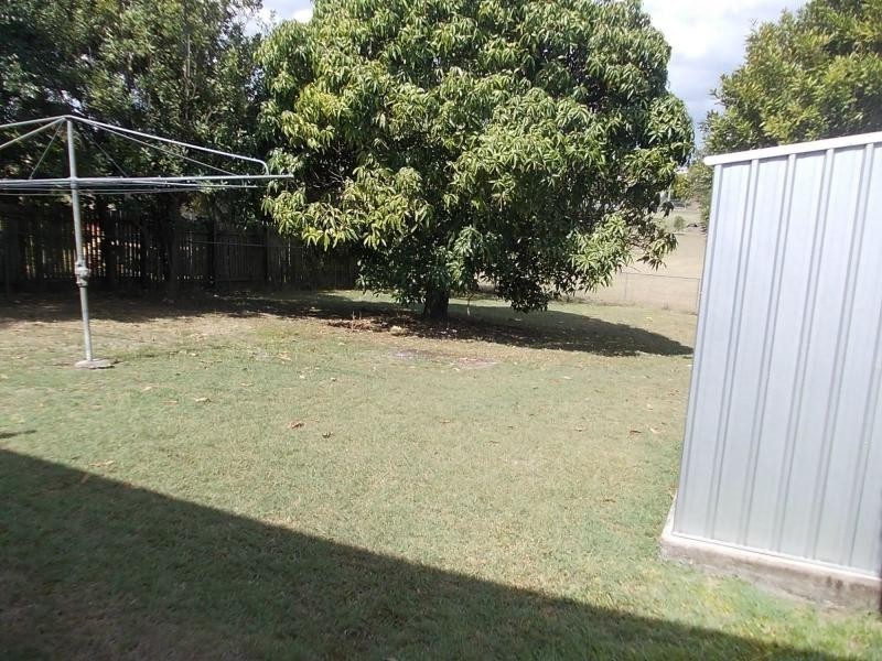 7 Logan Street, North Booval QLD 4304