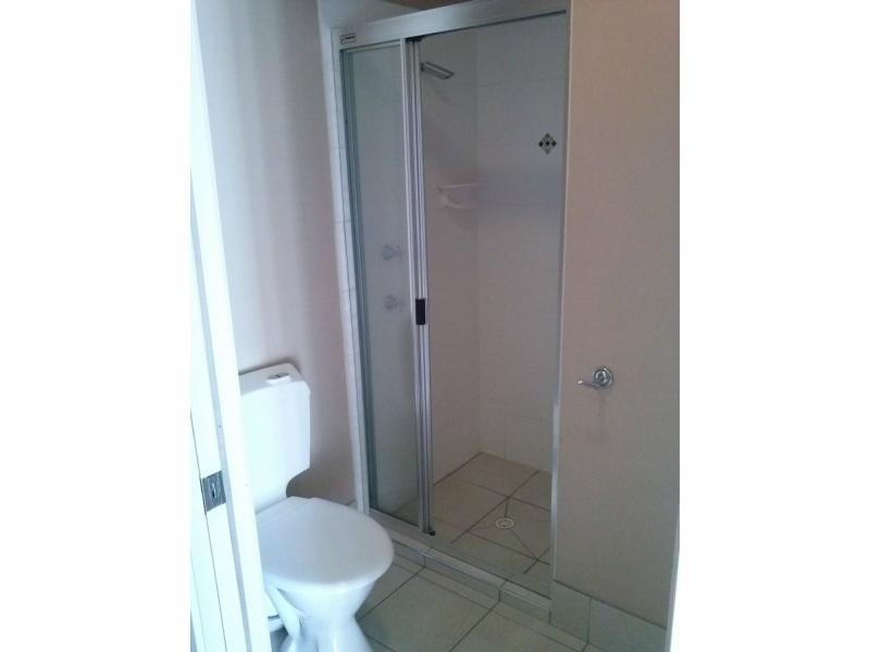 6 Sandhurst Place, Brassall QLD 4305