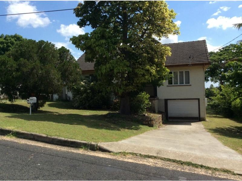 16 Tuggerah Street, Booval QLD 4304