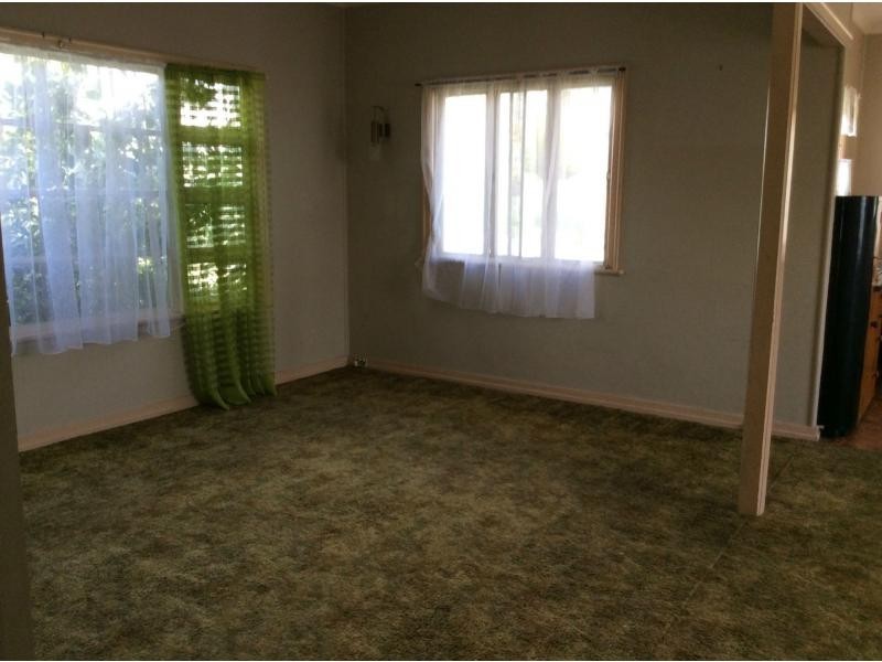 16 Tuggerah Street, Booval QLD 4304