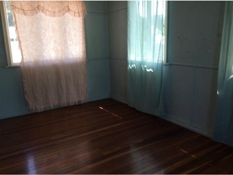 16 Tuggerah Street, Booval QLD 4304