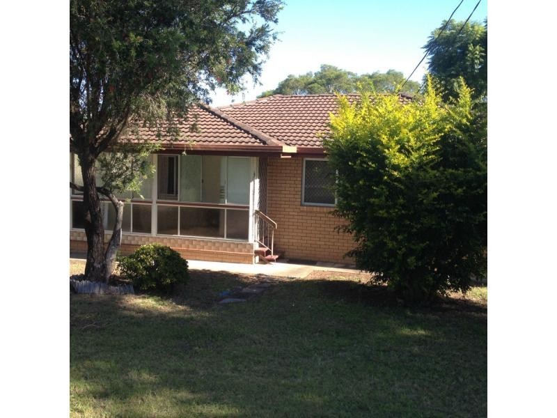 8 Fraser Street, Leichhardt QLD 4305