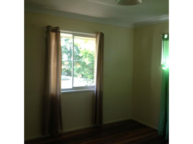 8 Fraser Street, Leichhardt QLD 4305