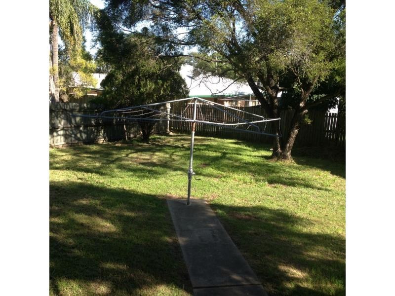 8 Fraser Street, Leichhardt QLD 4305