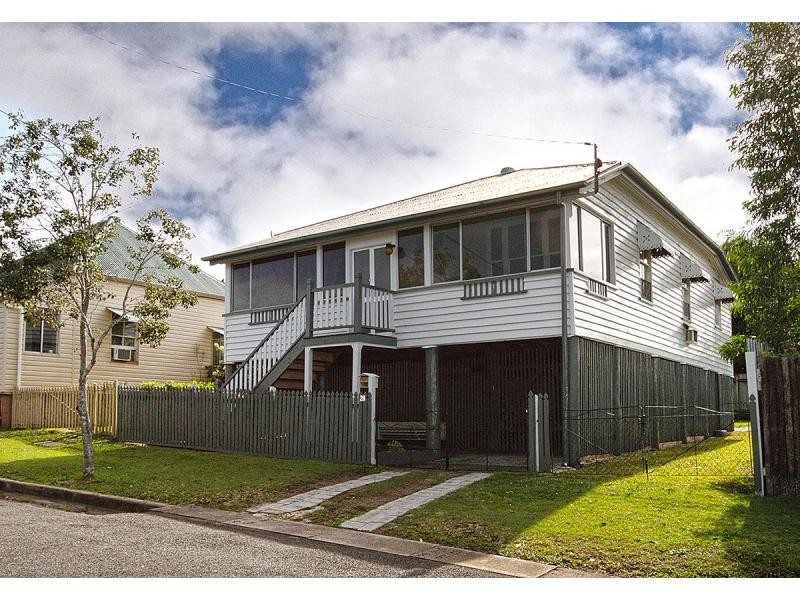 28 Lawrence Street, North Ipswich QLD 4305