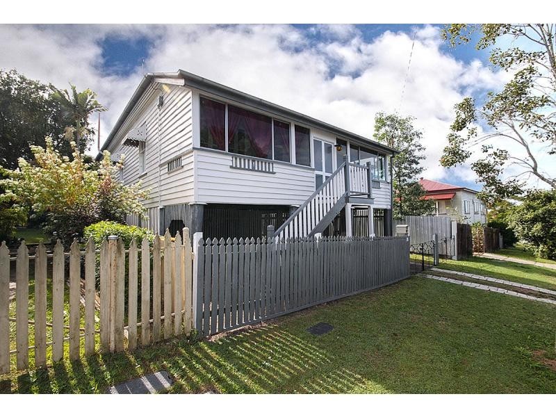 28 Lawrence Street, North Ipswich QLD 4305