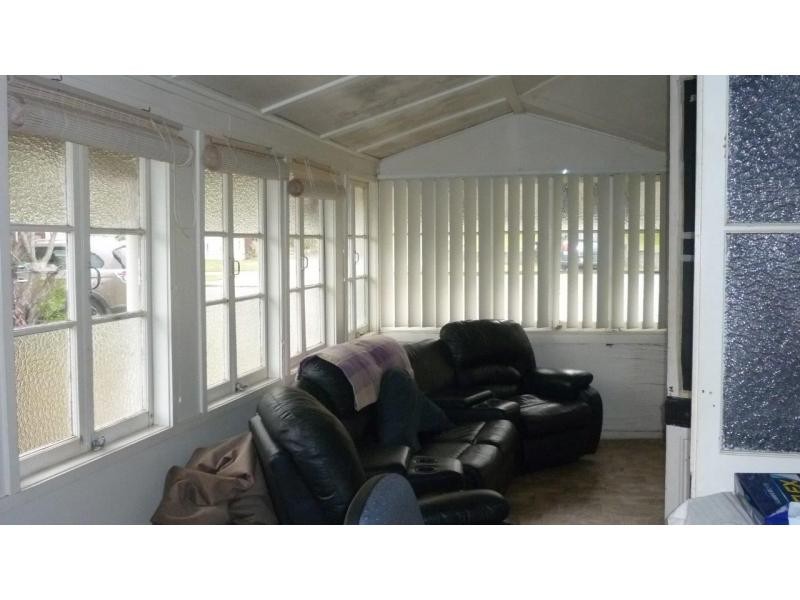 8 Arthur Street, Woodend QLD 4305