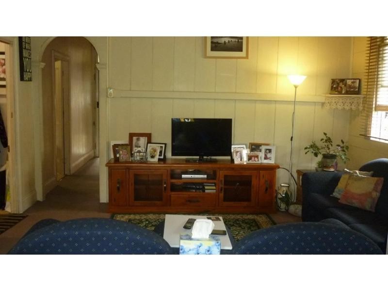 8 Arthur Street, Woodend QLD 4305