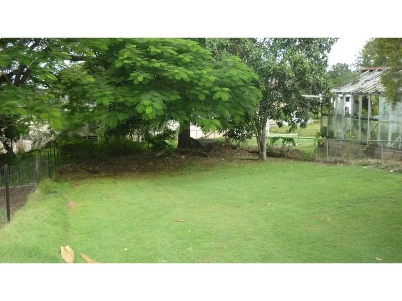 8 Arthur Street, Woodend QLD 4305