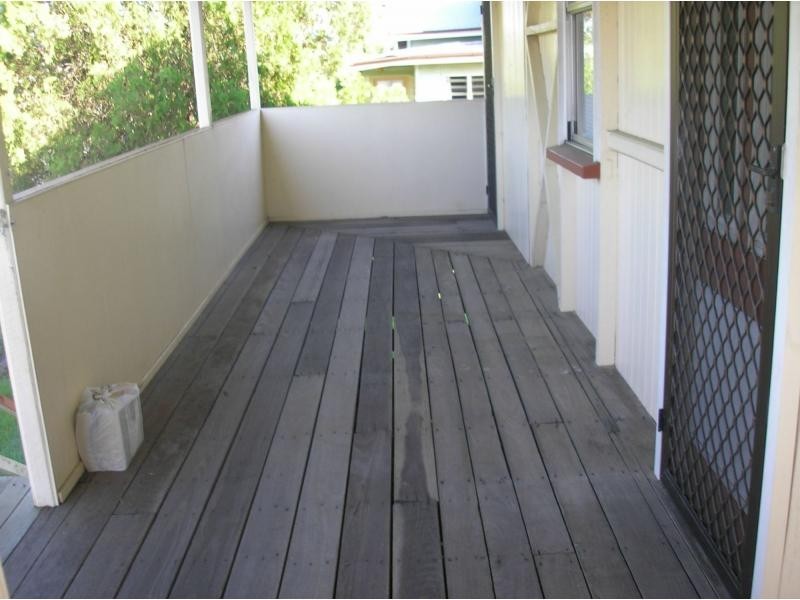 12 Siemons Street, One Mile QLD 4305