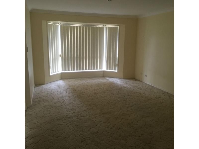 4 Catherine Place, Flinders View QLD 4305