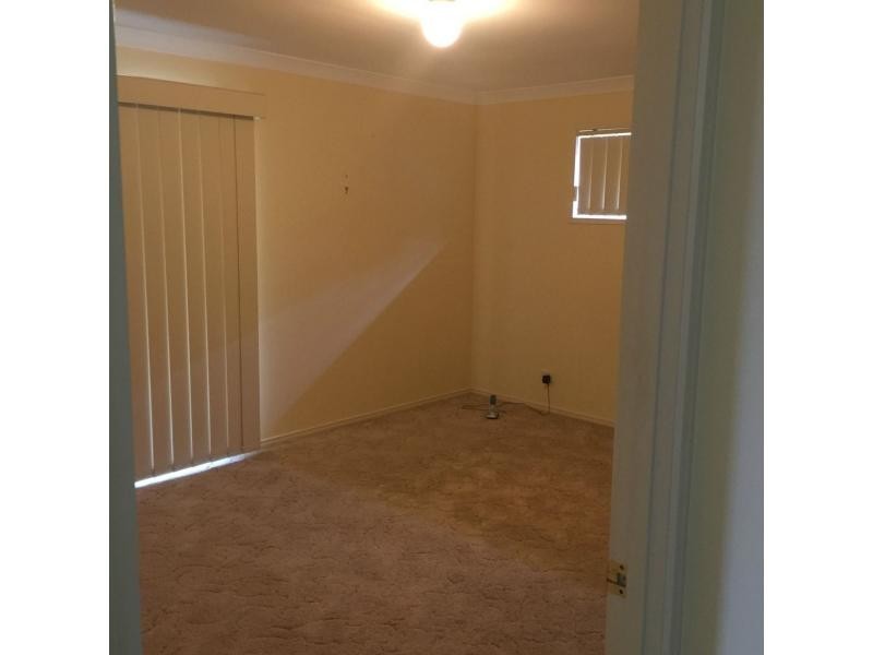 4 Catherine Place, Flinders View QLD 4305