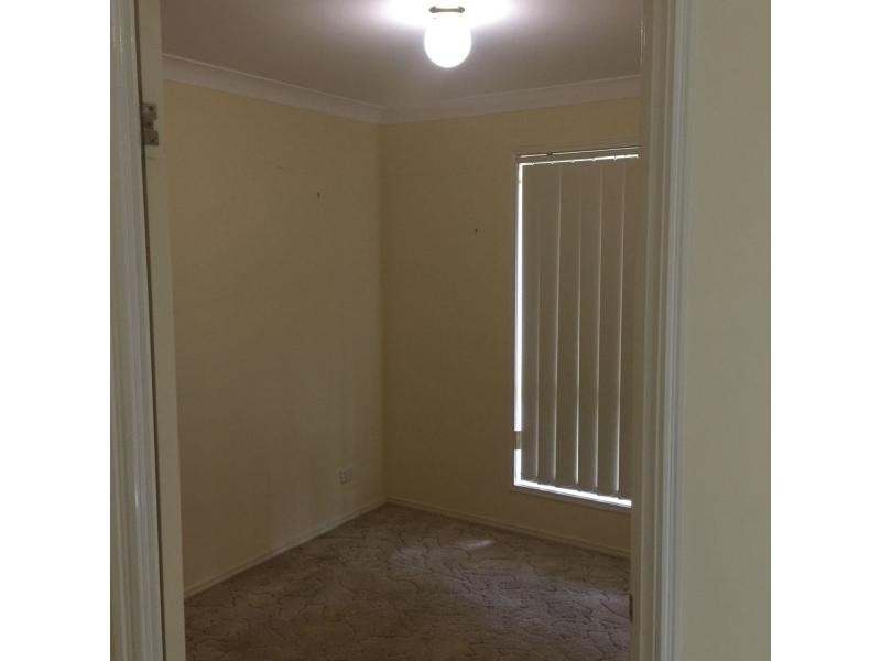 4 Catherine Place, Flinders View QLD 4305