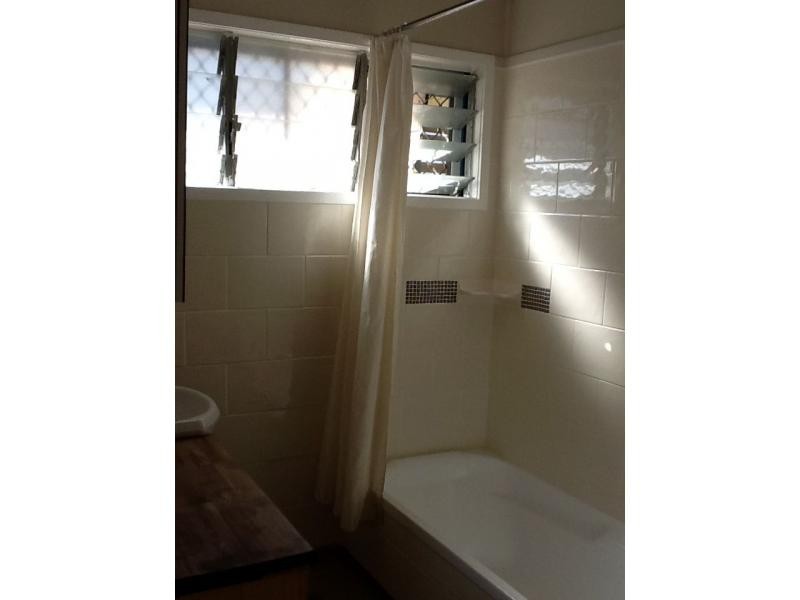 54 Kynance Street, Leichhardt QLD 4305