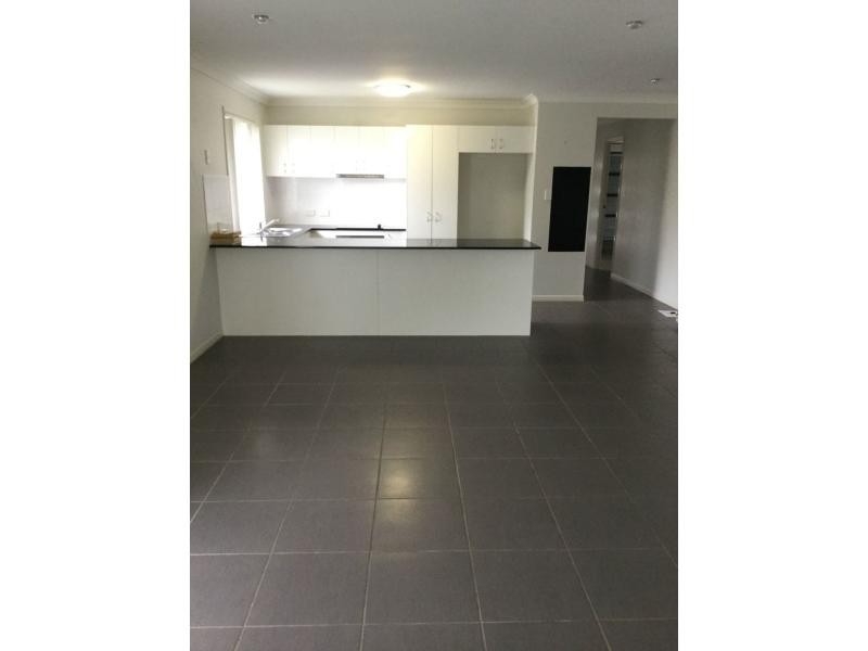 50 Pencarrow Crescent, Raceview QLD 4305