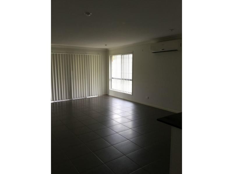 50 Pencarrow Crescent, Raceview QLD 4305