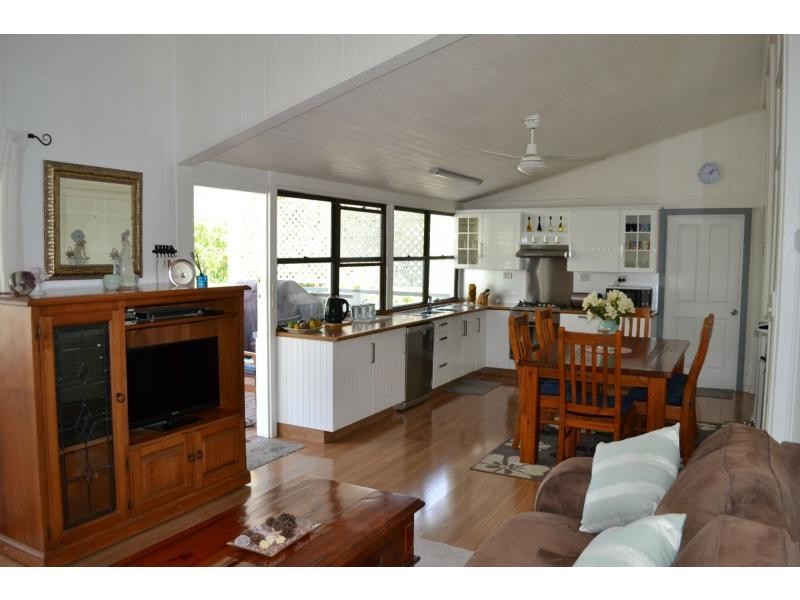 35 North Station Road, North Booval QLD 4304