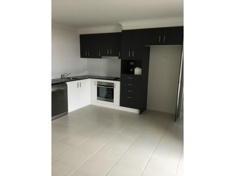 2/12 Silky Oak Street, Ripley QLD 4306