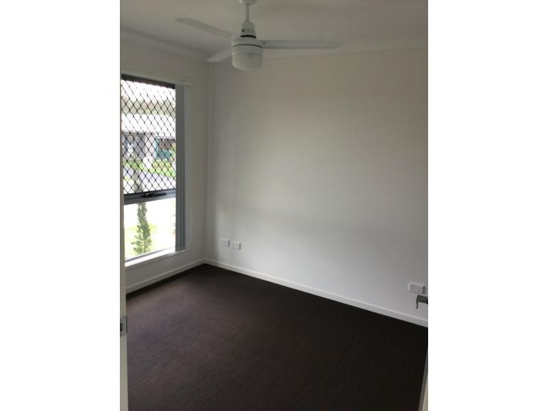 2/12 Silky Oak Street, Ripley QLD 4306