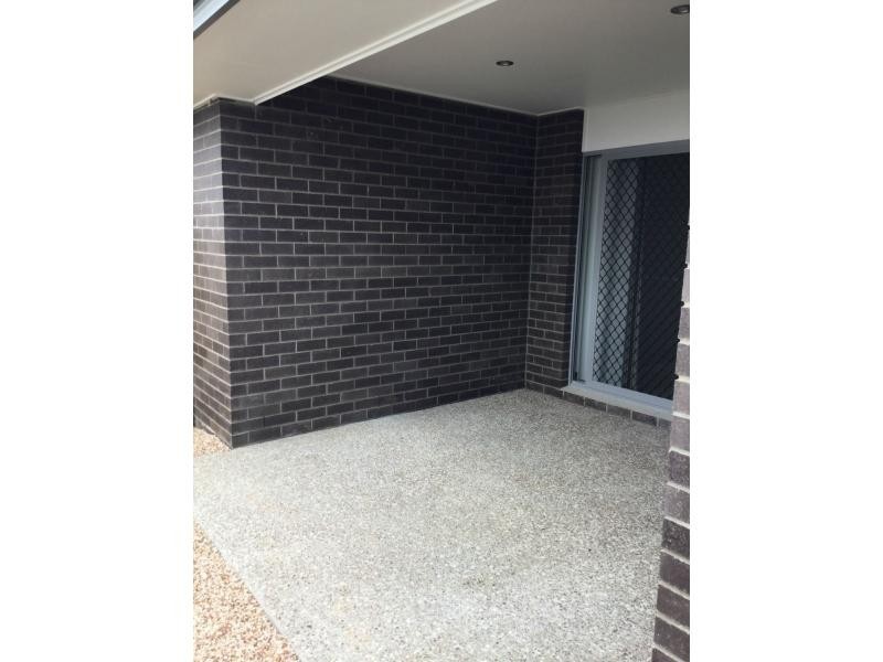 2/12 Silky Oak Street, Ripley QLD 4306