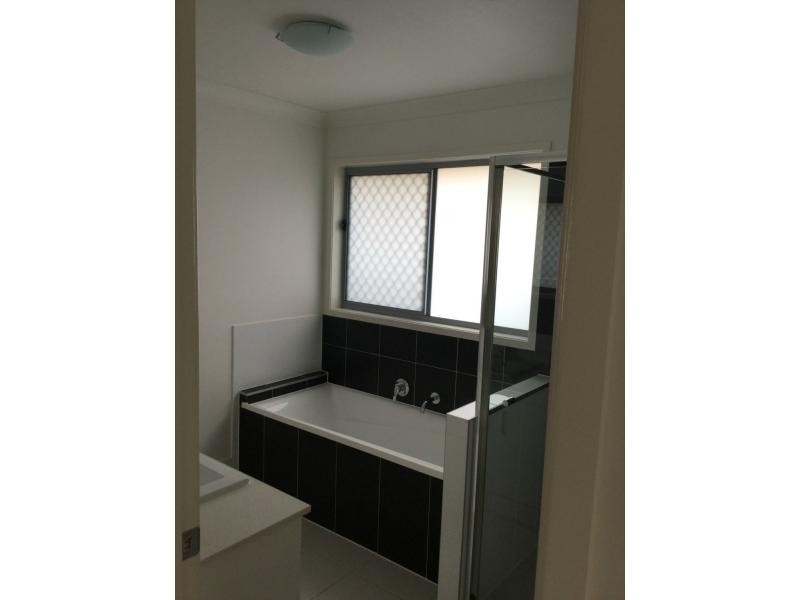 1/12 Silky Oak Street, Ripley QLD 4306