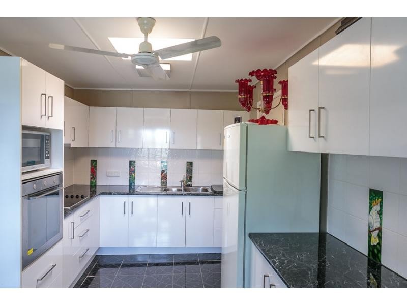 64 Robertson Road, Eastern Heights QLD 4305