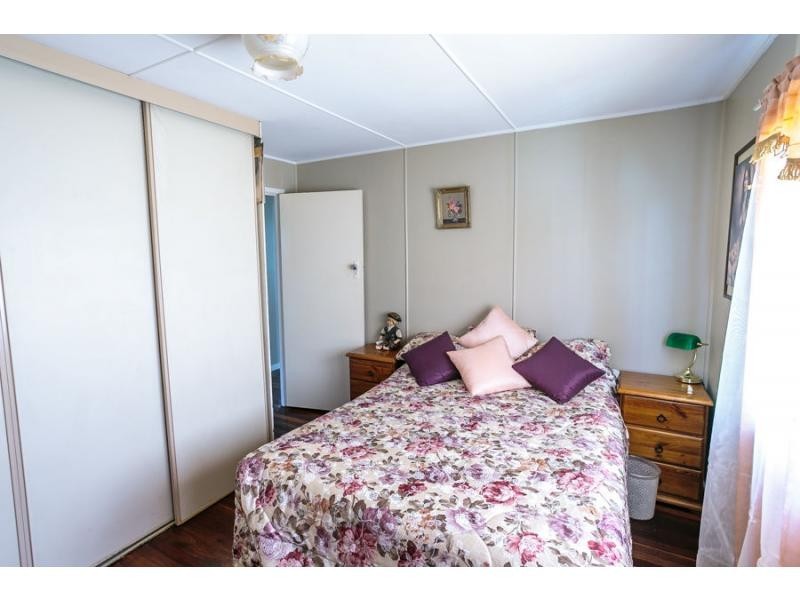 64 Robertson Road, Eastern Heights QLD 4305