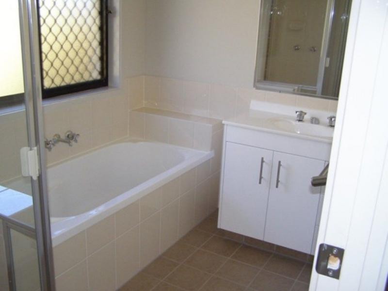94 Jacaranda Drive, Yamanto QLD 4305