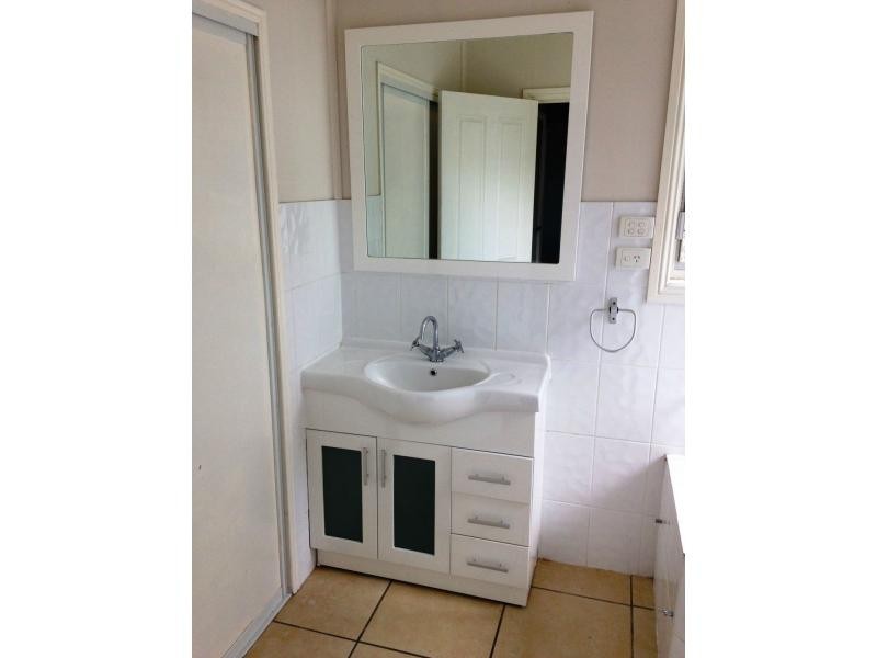 18 Brisbane Road, East Ipswich QLD 4305