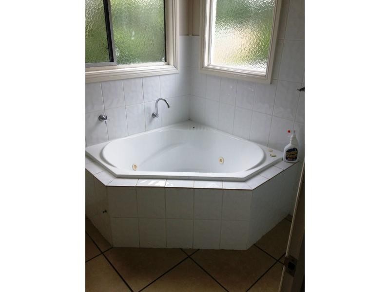 18 Brisbane Road, East Ipswich QLD 4305