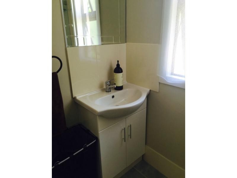 16 Chermside Road, Eastern Heights QLD 4305