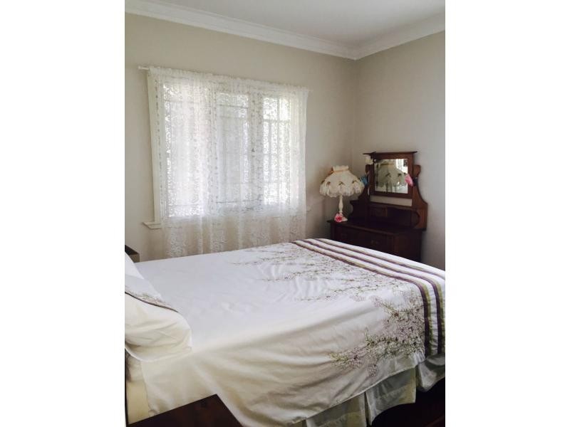 16 Chermside Road, Eastern Heights QLD 4305