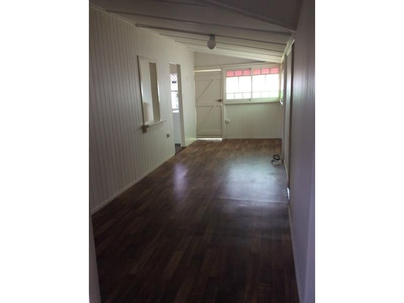 6 Flint Street, North Ipswich QLD 4305