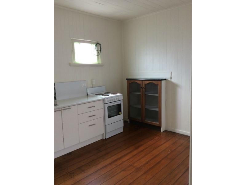 6 Flint Street, North Ipswich QLD 4305
