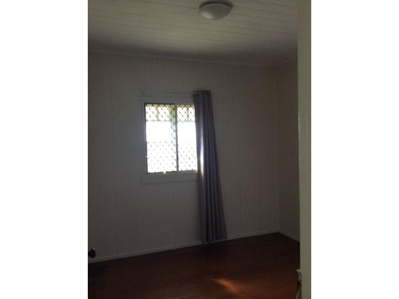 6 Flint Street, North Ipswich QLD 4305