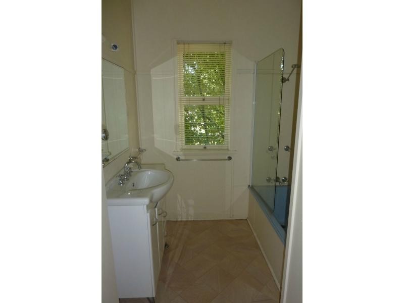 22 Park Street, Ipswich QLD 4305