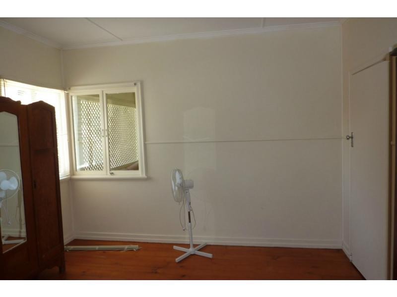 22 Park Street, Ipswich QLD 4305