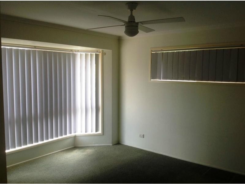 1/3 Settlers Way, Raceview QLD 4305