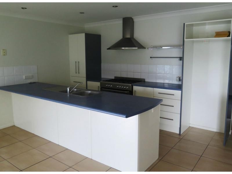 19 Sandhurst Place, Brassall QLD 4305