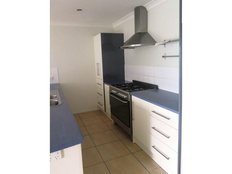 19 Sandhurst Place, Brassall QLD 4305