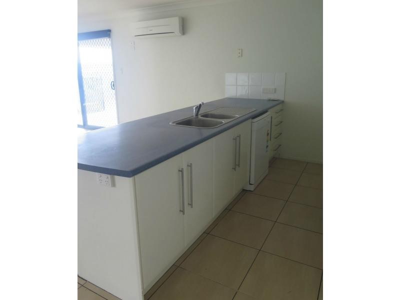 19 Sandhurst Place, Brassall QLD 4305