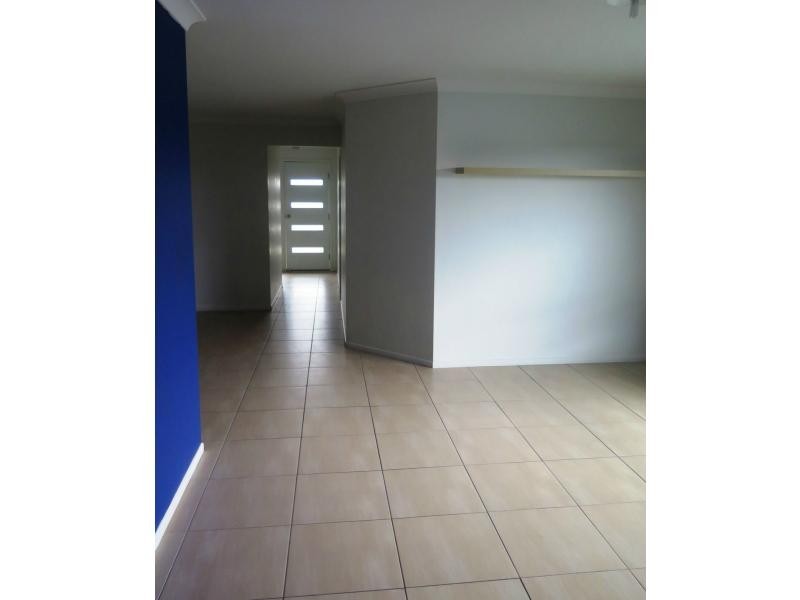 19 Sandhurst Place, Brassall QLD 4305