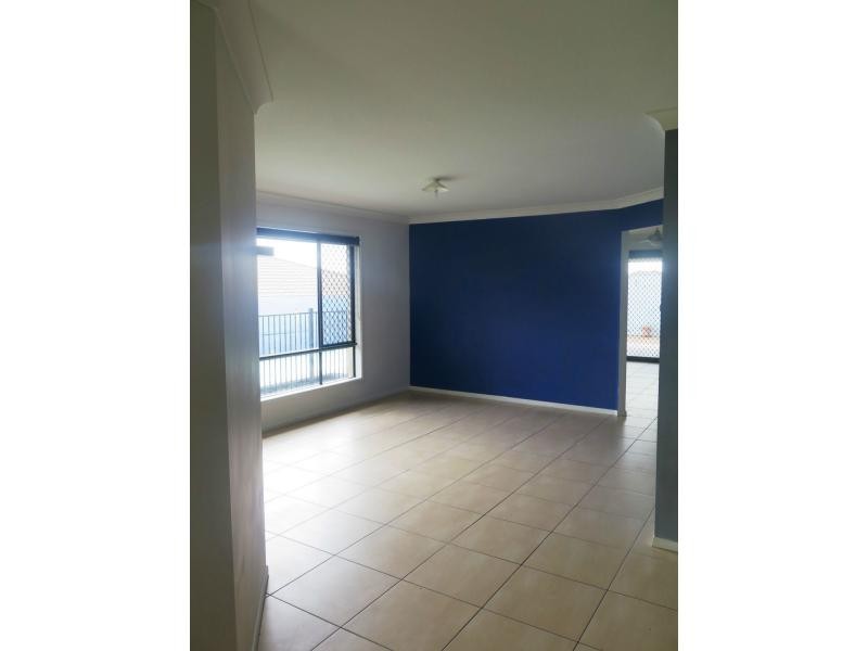 19 Sandhurst Place, Brassall QLD 4305