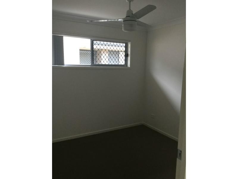 2/11 Ribbonwood Street, Ripley QLD 4306