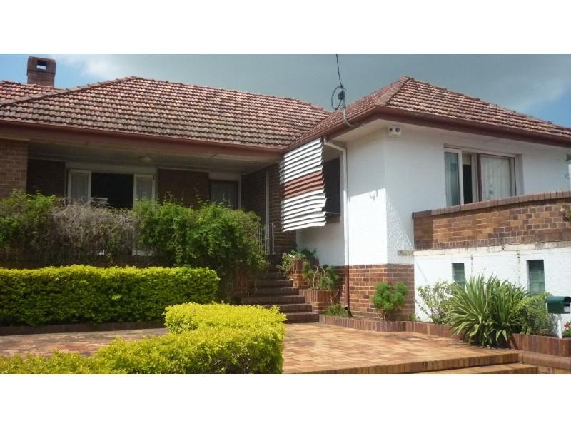 70 Blackstone Road, Newtown QLD 4305