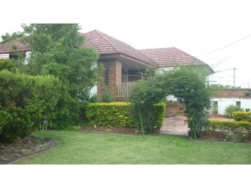 70 Blackstone Road, Newtown QLD 4305