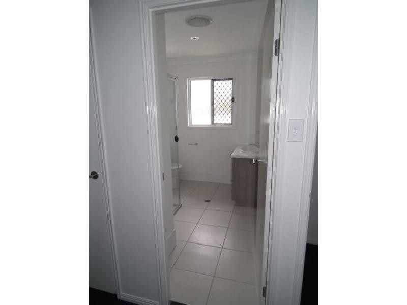 10/19 Creek Street, Bundamba QLD 4304