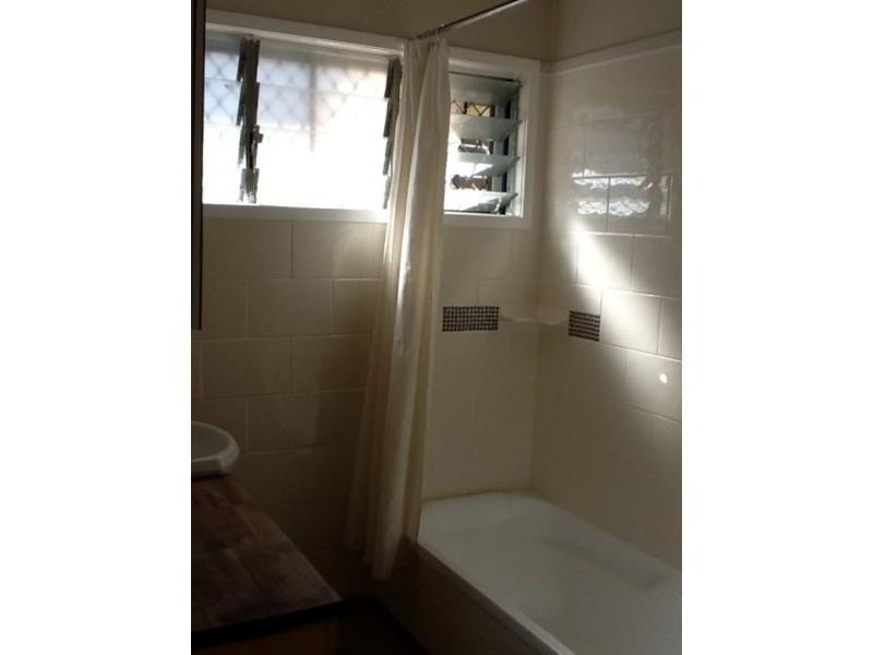 54 Kynance Street, Leichhardt QLD 4305