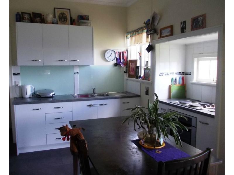 10 McLean Street, North Ipswich QLD 4305