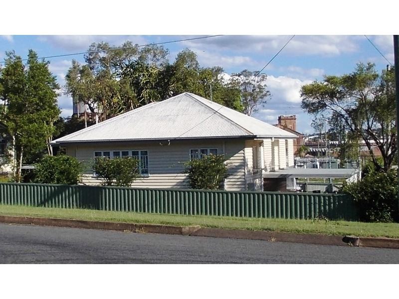 10 McLean Street, North Ipswich QLD 4305
